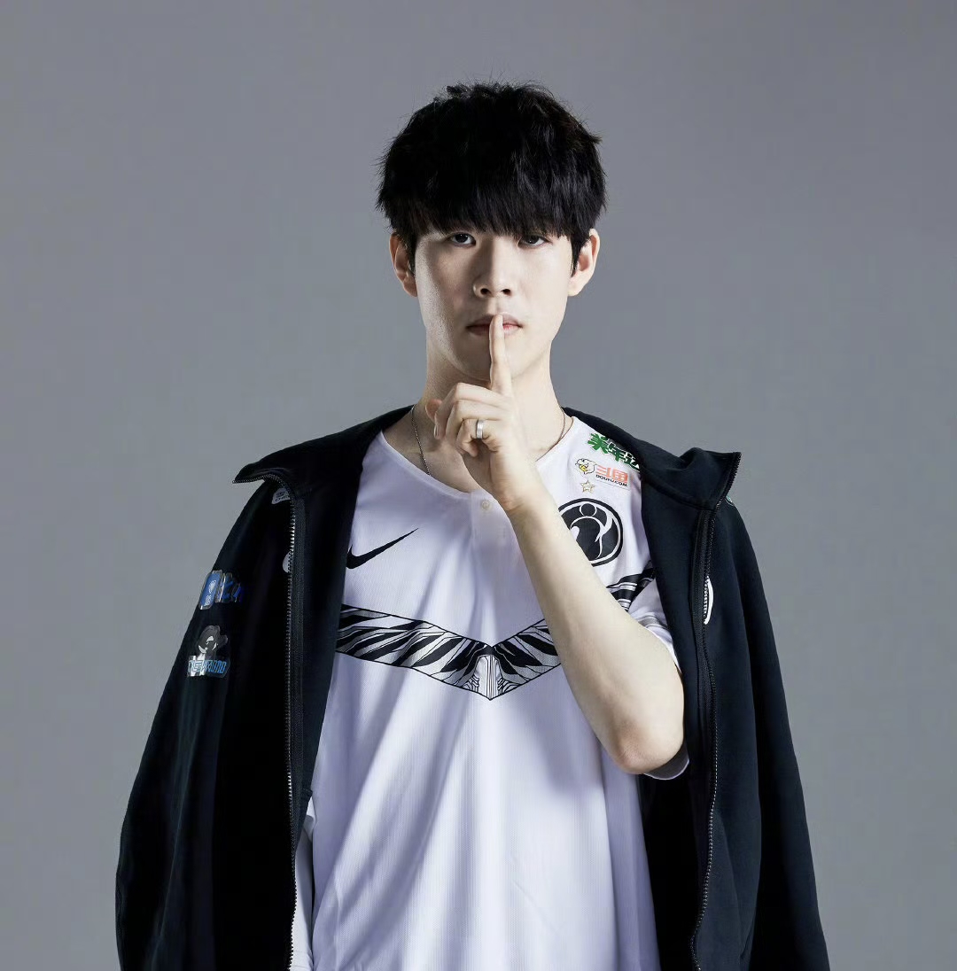 虽然他的得 虽然他的得