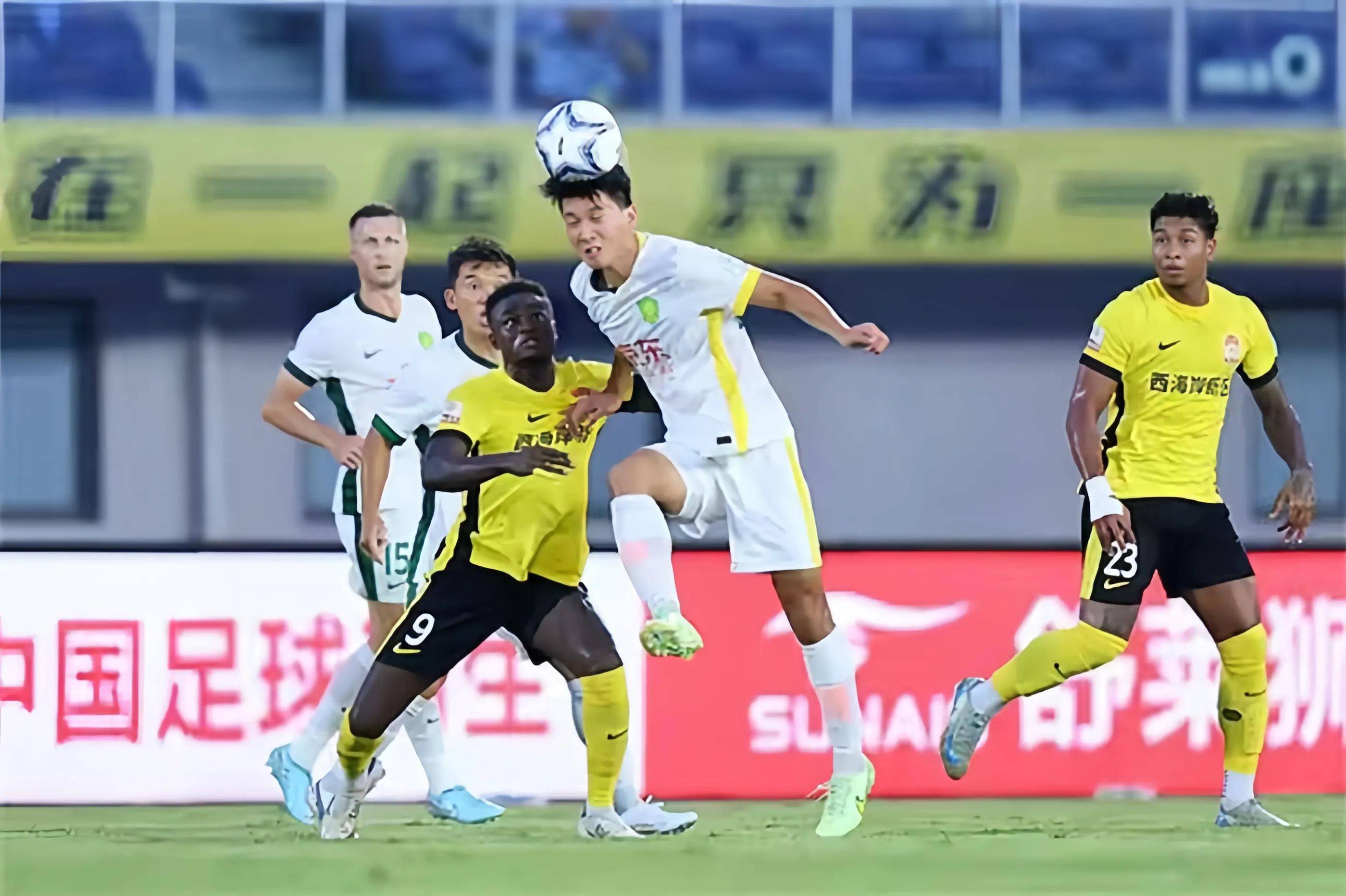 英国队在防 英国队在防